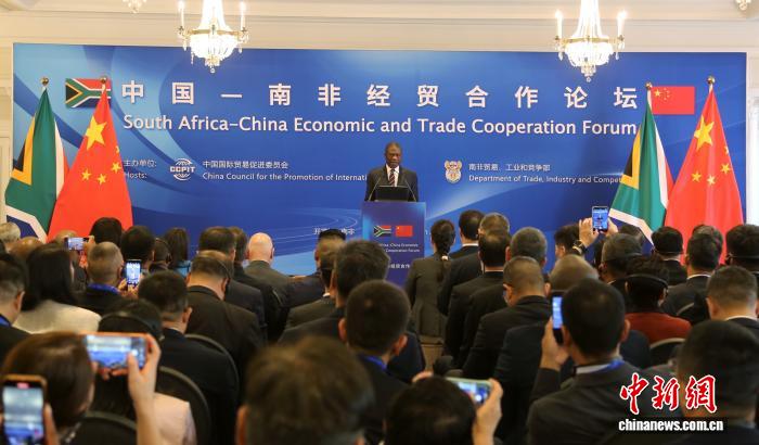 图为北非副领袖马沙蒂莱列席落幕式并致辞。 中新社记者 孙翔 摄